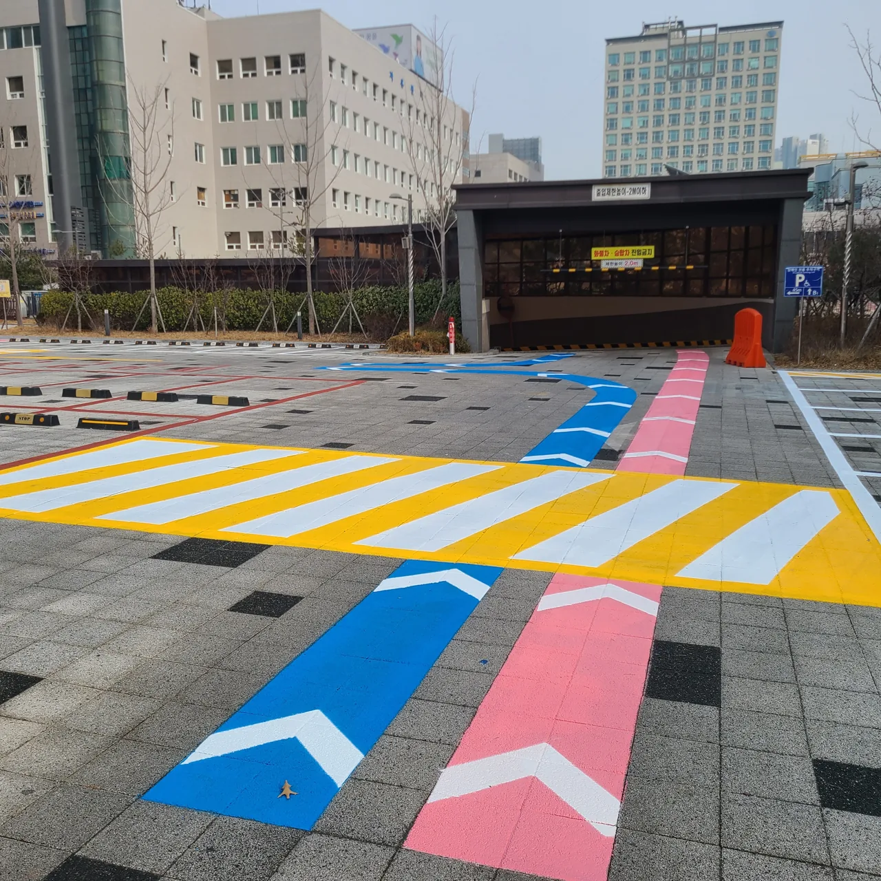 그린안전 주차장 노면 도색 시공 사진